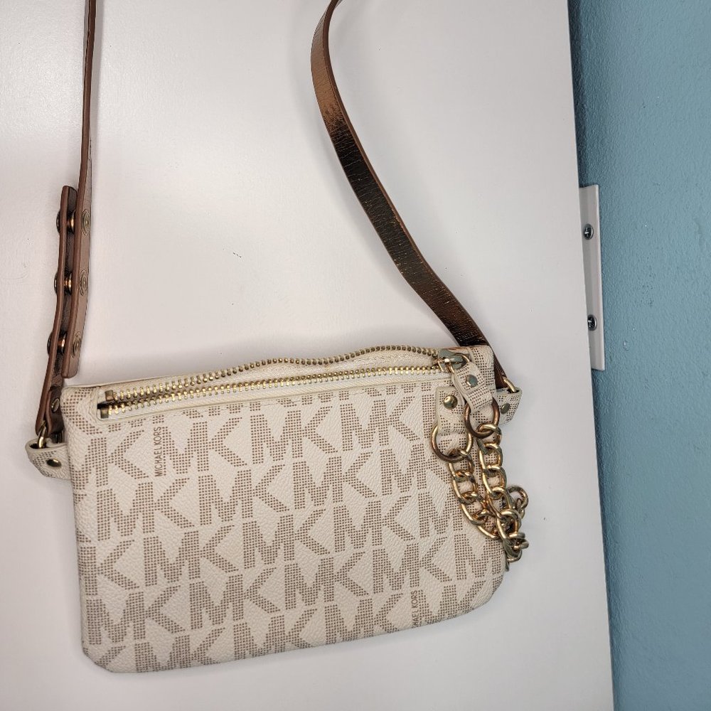 Michael Kors mini bag wristlet 7x5